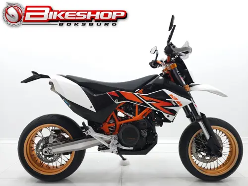 KTM SMC 690 for sale with pictures and more for the 2017 KTM SMC 690 in South Africa brought to you by Motomedia